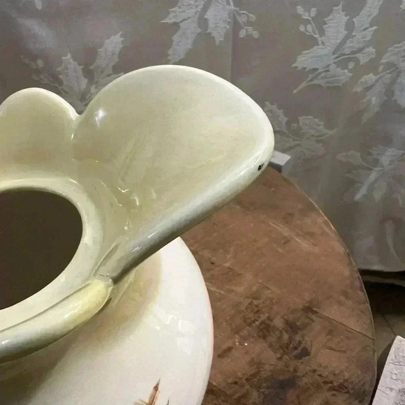 Vintage Ceramic  Pitcher and Wash Basin - Picture 5 of 12